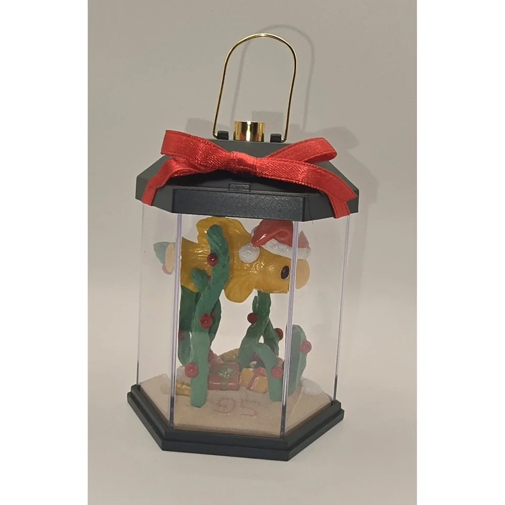 1995 Hallmark Christmas Ornament Keepsake HOLIDAY SWIM Light Magic Box Fish -581